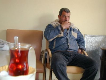 Günde 50-75 Bardak Çay İçiyor