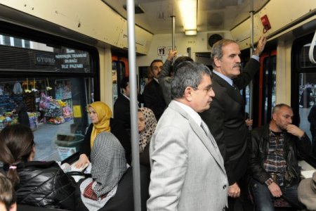 Günde 7 bin kişi taşıyan tramvay hattı Yalova yoluna uzatılıyor