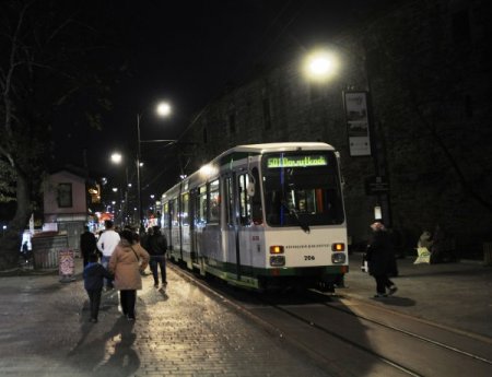 Günde 7 bin kişi taşıyan tramvay hattı Yalova yoluna uzatılıyor
