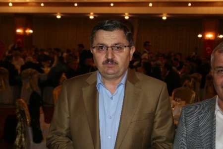 Gündoğdu: Başörtüsü yasağının dayanağı darbecilerin çaktığı yönetmelik