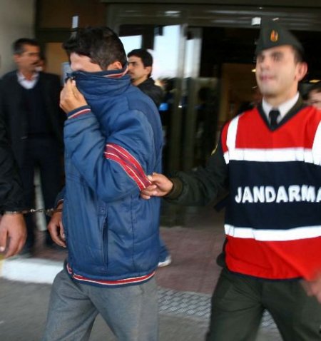 Gündüz Taktıkları Kabloları Gece Çalan İşçiler Tutuklandı