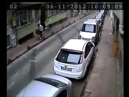 Gündüz vakti hırsızlık kamerada