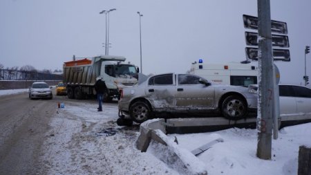 Güne karla uyanan Başkentliler, zor anlar yaşadı