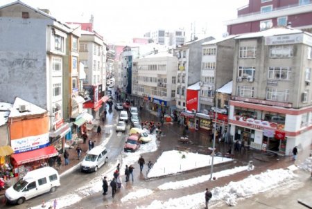 Güneş Çıktı, Yetkililer Çatıdan Düşen Karlara Karşı Uyardı