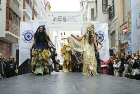 ‘Güneş Nemrut’tan doğar’ defilesi Rus kültürüyle buluştu