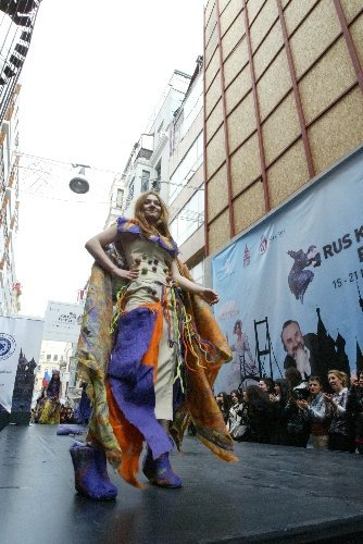 ‘Güneş Nemrut’tan doğar’ defilesi Rus kültürüyle buluştu