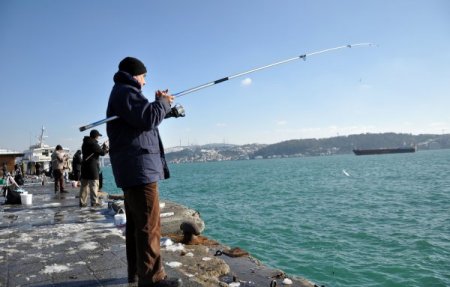 Güneş yüzünü gösterdi, İstanbullular sahile akın etti