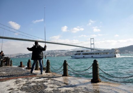 Güneş yüzünü gösterdi, İstanbullular sahile akın etti