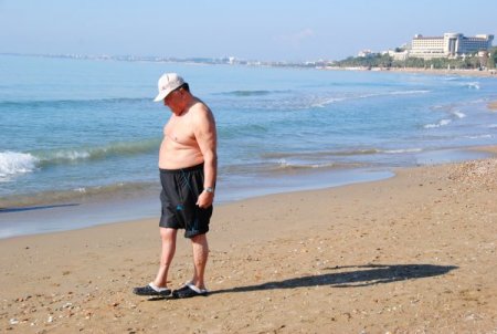 Güneşi gören turistler, denize girdi