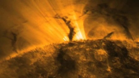 Güneş’teki Dev Hortumların ‘dansı’ Görüntülendi