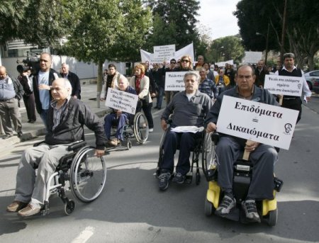 Güney Kıbrıs'taki eylemlerin ardı arkası kesilmiyor