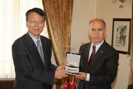 Güney Kore ile yapılan serbest ticaret anlaşması 2013’te başlıyor