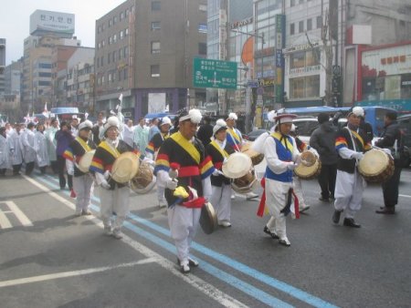 Güney Kore’de Bağımsızlık Günü Coşkusu