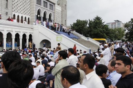 Güney Kore’deki Müslümanlar Bayram Namazında Bir Araya Geldi