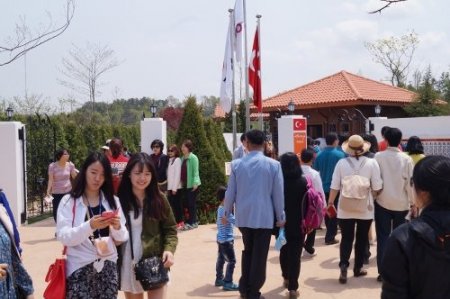 Güney Kore’deki Türk Bahçesi’ne yoğun ilgi