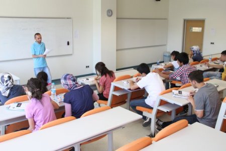 Güneydoğu İllerinden 353 Çocuğa İngilizce Kursu