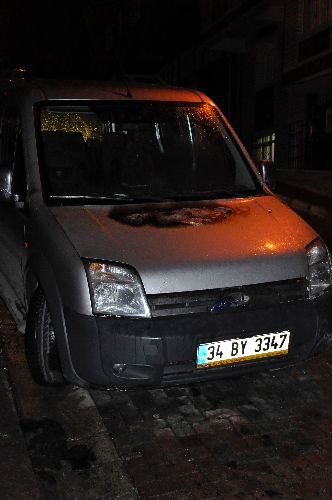 Güngören'de 3 Otomobil Kundaklandı