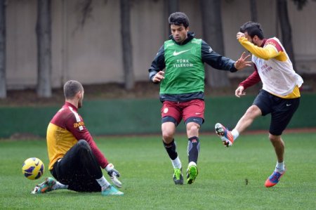 Günü izinli geçiren Galatasaray, Beşiktaş için yarın topbaşı yapacak
