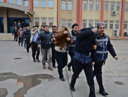 Gurbetçilerin arazilerini tapu kayıtlarını değiştirerek satan şebeke çökertildi