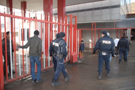 Gürbulak'ta Rüşvet Ve Kaçakçılık Operasyonu: 40 Gözaltı (3)