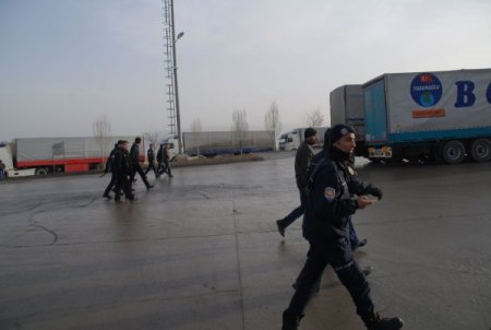 Gürbulak'ta Rüşvet Ve Kaçakçılık Operasyonu: 40 Gözaltı (3)