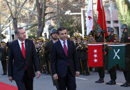 Gürcistan Başbakan İvanishvili, Başbakanlık'ta resmi törenle karşılandı