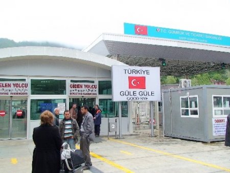 Gürcistan'a pasaportla ücretsiz geçiş artık 15 lira oldu