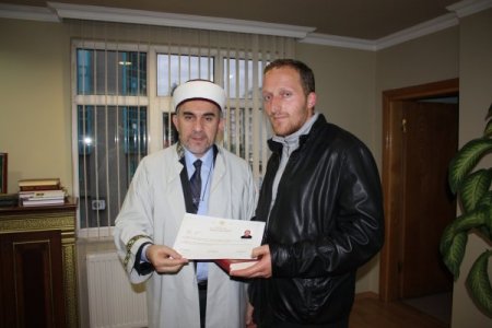 Gürcü genç Müslüman oldu