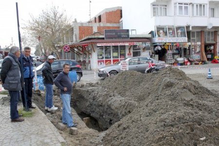 Güre'de Meydan Düzenleme Ve Yenileme Çalışmaları Devam Ediyor