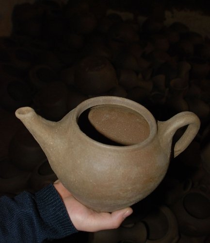 Güroymaklı kadınlar ekmeklerini çamurdan çıkarıyor