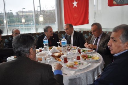 Gürsel Tekin, muhtarlarla bir araya geldi