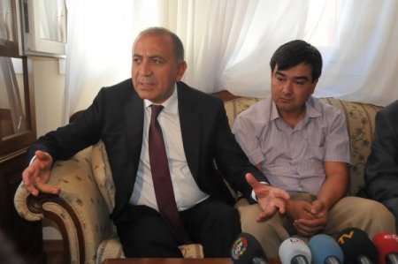 Gürsel Tekin, Umut Ceylan'ın ailesini ziyaret etti