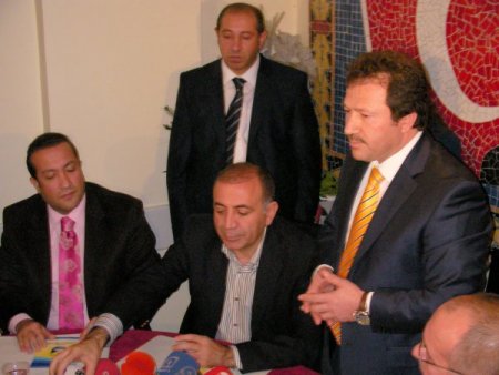 Gürsel Tekin: Başbakan'ın Ciddi Psikolojik Sorunları Var