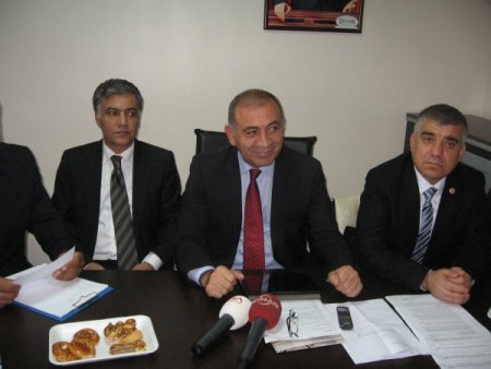 Gürsel Tekin: Her CHP'li potansiyel olarak her yere adaydır