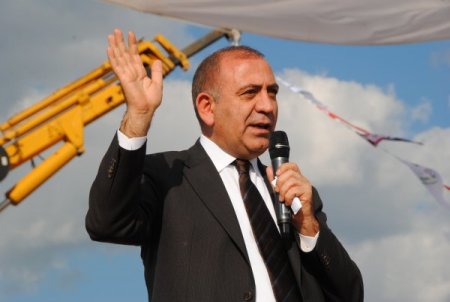 Gürsel Tekin: İktidar, insanlarda Sevgililer Günü kutlayacak derman bırakmadı