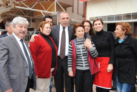 Gürsel Tekin: İktidar, insanlarda Sevgililer Günü kutlayacak derman bırakmadı