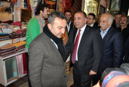 Gürsel Tekin: İktidar, vatandaşı gece yarısı zamlarla buluşturdu