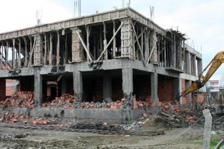 Gürsu'da 17 Kaçak Bina Yıkıldı