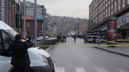 Gürültüyle patlayan şüpheli çanta, korkudan bayılttı