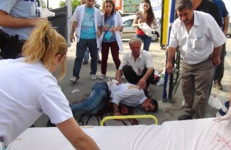 Güvenlik görevlisi, sokak ortasında bıçaklandı