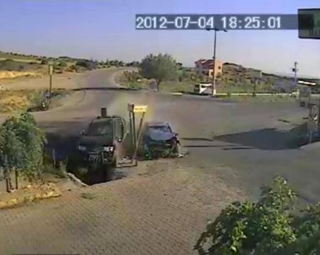 Güvenlik Kamerası, Yedi Kişinin Yaralandığı Kazayı Kaydetti