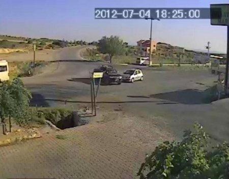 Güvenlik Kamerası, Yedi Kişinin Yaralandığı Kazayı Kaydetti