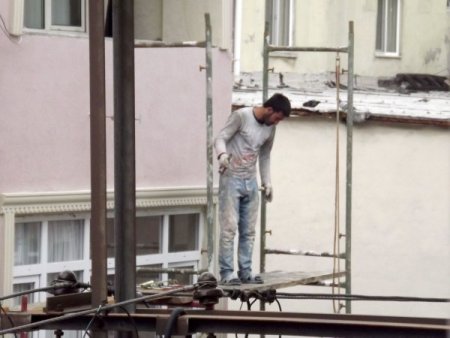 Güvenlik Tedbiri Almadan İnşaatın İskelesini Söktü