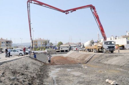 Güzelbahçe'deki Ali Bey Deresi Islah Edilecek