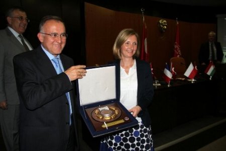 Güzelbey, Alman heyete Gaziantep’teki değişim ve gelişimi anlattı