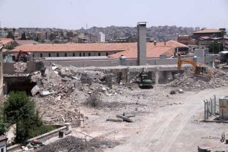 Güzelbey: Şehirler Meydanları İle Anılır
