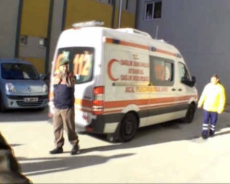 Haberal'ı Hastaneye Getiren Jandarma Görevlisine Ambulans Çarptı