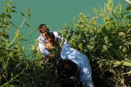 Haberciliği bırakıp, can kurtardı