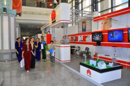 Haberleşme ve bilgi teknolojileri fuarı kapılarını açtı