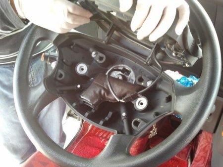 Habur’da Kaçak Silah Ve Elektronik Eşya Ele Geçirildi